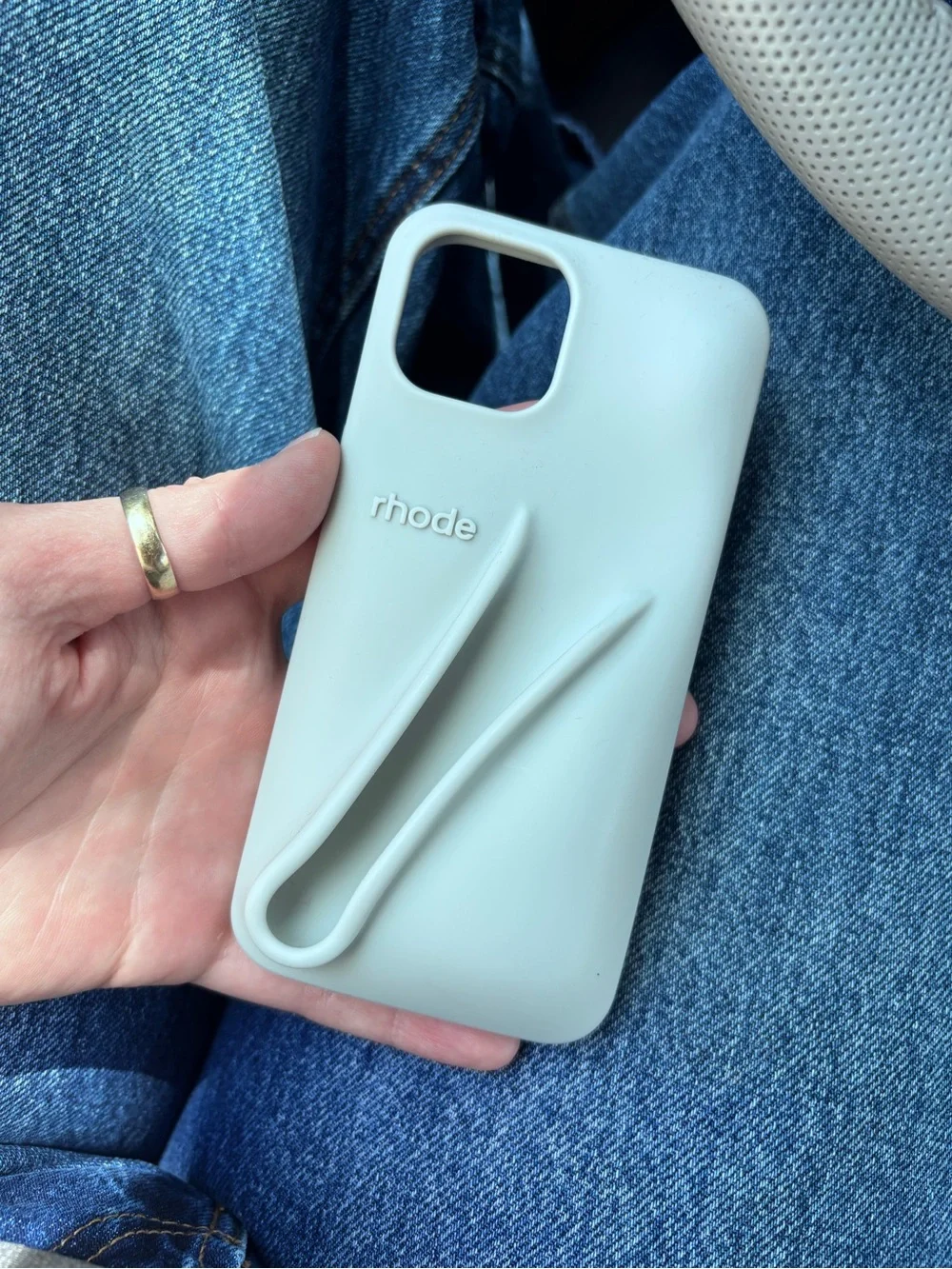 iPhone 15 pro rhode Silicone Phone Case with Lipgloss Holder — Light Gray